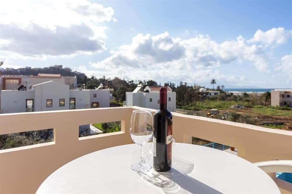 Michalis Litinas Apartments Agia Marina Exterior foto
